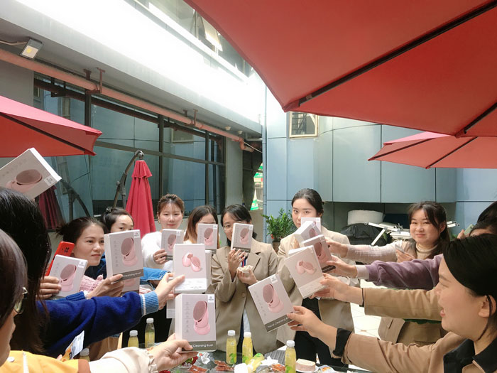 女神節(jié)快樂|有鮮花，有陽光，有愛的薩瑪瑞事業(yè)