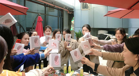 女神節(jié)快樂|有鮮花，有陽光，有愛的赫名視顯事業(yè)2022